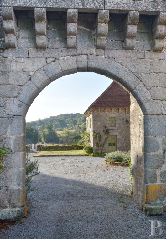A 17th-century independent dwelling in the centre of a medieval stronghold in Limousin, in south-east Creuse near Aubusson - photo  n°6